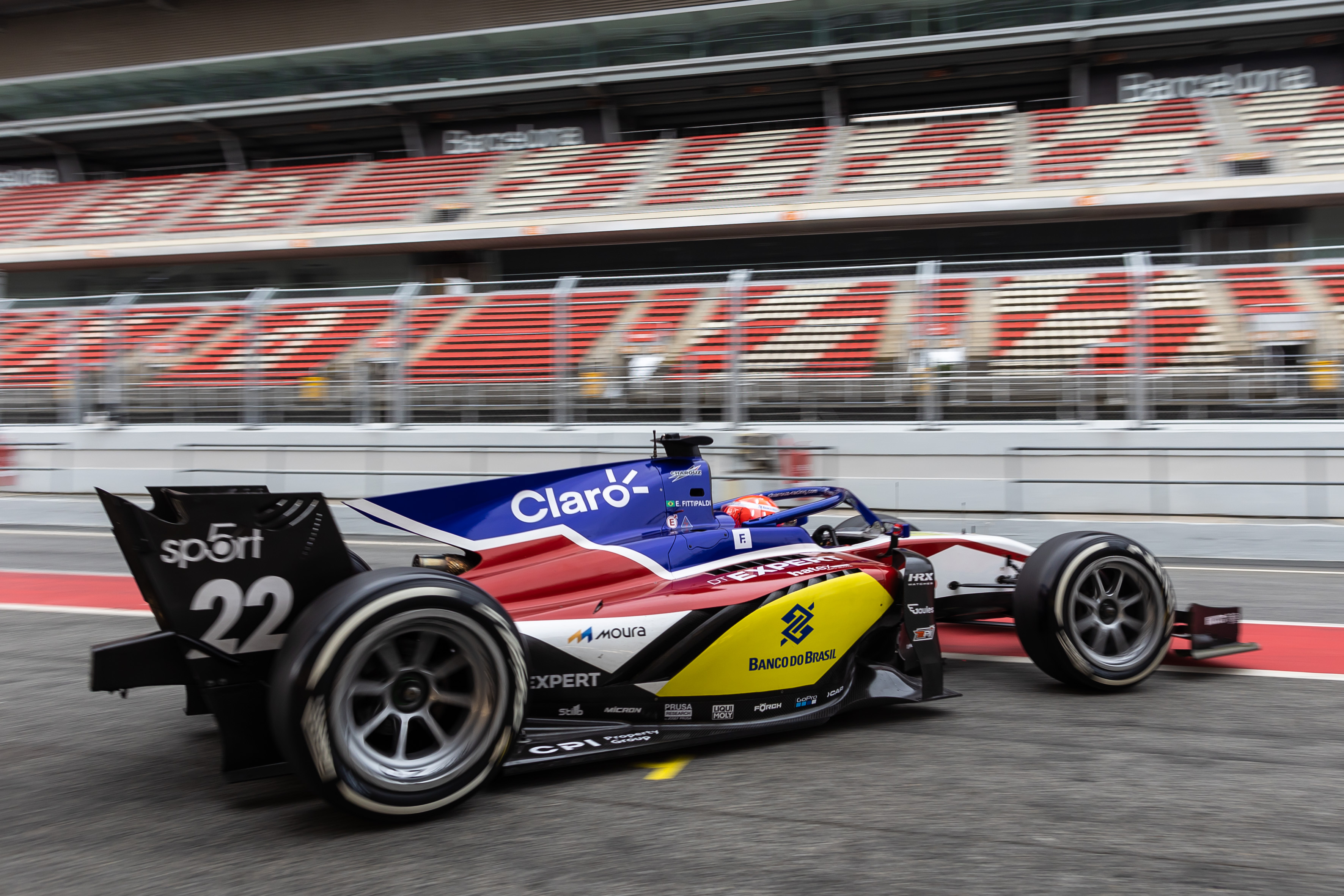 Enzo Fittipaldi conquista top-3 pela Charouz em testes da F2 em Barcelona